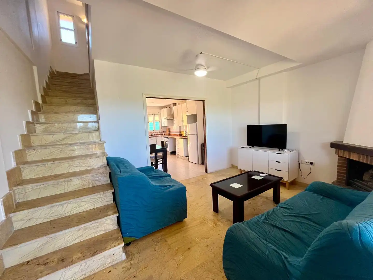 Sala d'estar de Casa adosada en venda en Vera amb Terrassa, Moblat i Piscina comunitària