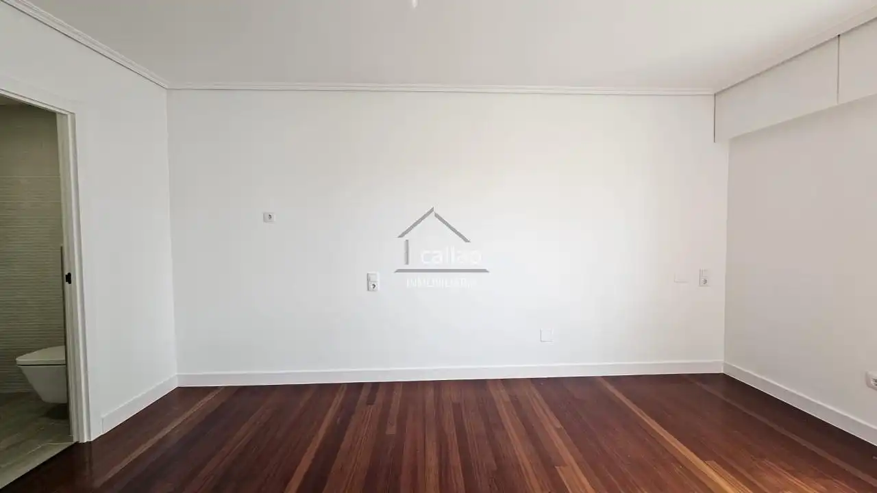 Piso en venta en Ferrol con Calefacción y Trastero