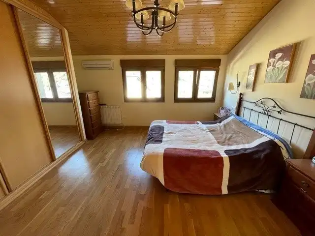 Dormitori de Apartament en venda en Villafranca del Bierzo amb Traster i Moblat