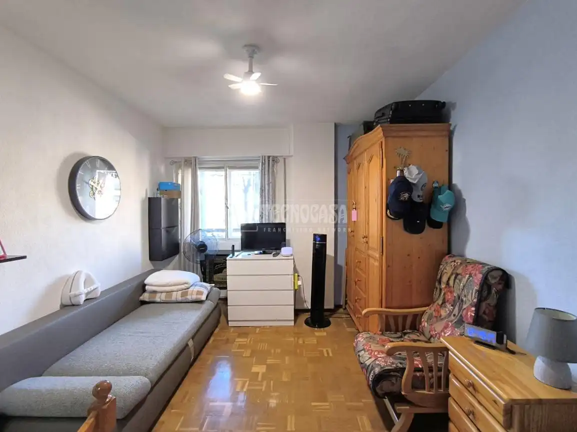 Habitación de Piso en venta en Alcalá de Henares con Aire acondicionado, Calefacción y Parquet