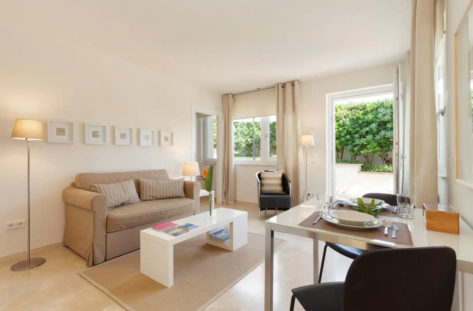 Sala d'estar de Casa o xalet en venda en  Palma de Mallorca amb Aire condicionat, Jardí privat i Terrassa