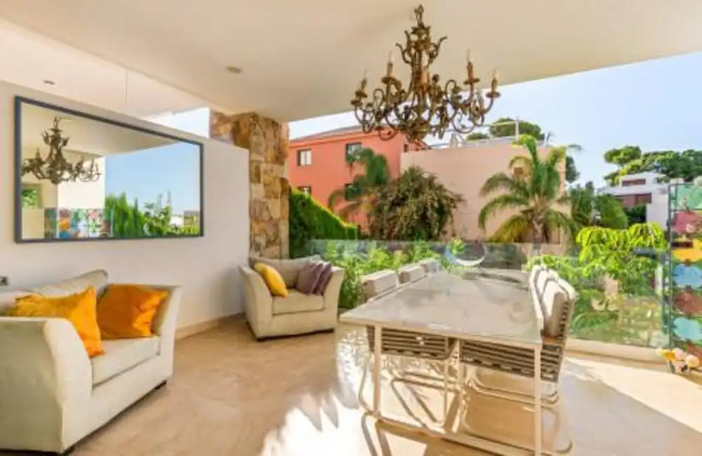 Adosado con piscina en venta en Milla de Oro, imagen 4