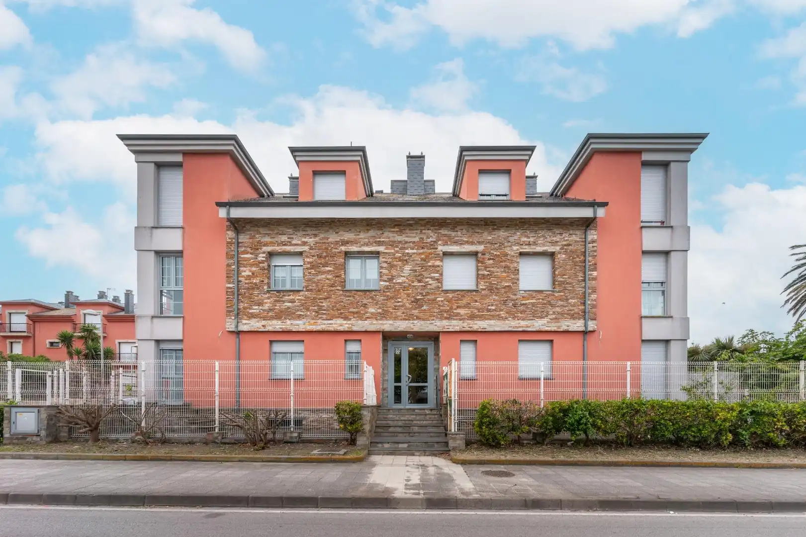 Vista exterior de Piso en venta en Tapia de Casariego con Calefacción y Amueblado