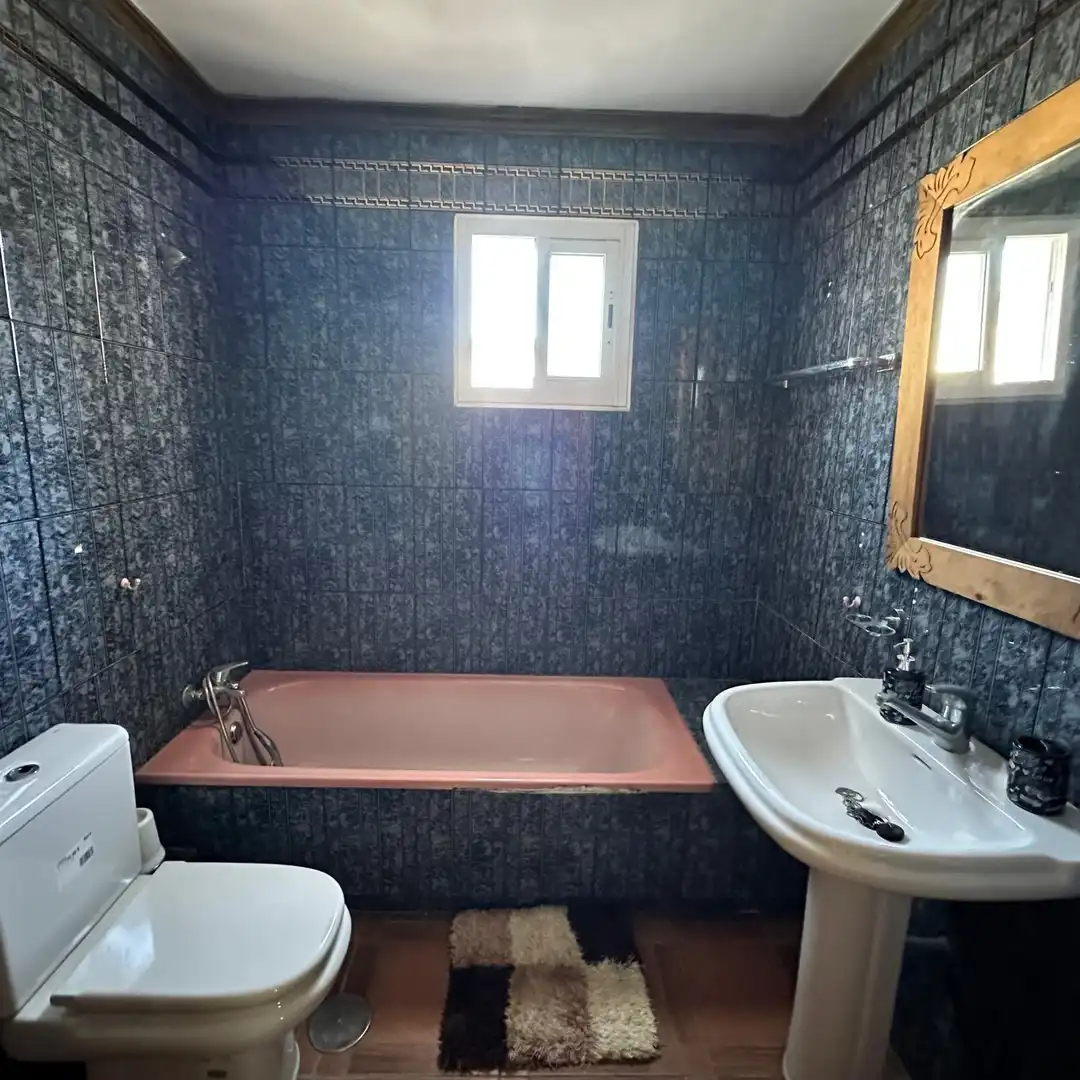 Baño de Piso en venta en La Línea de la Concepción con Amueblado y Balcón