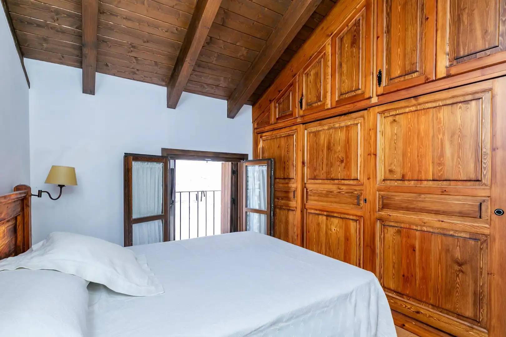 Country homes for sale in Sahún