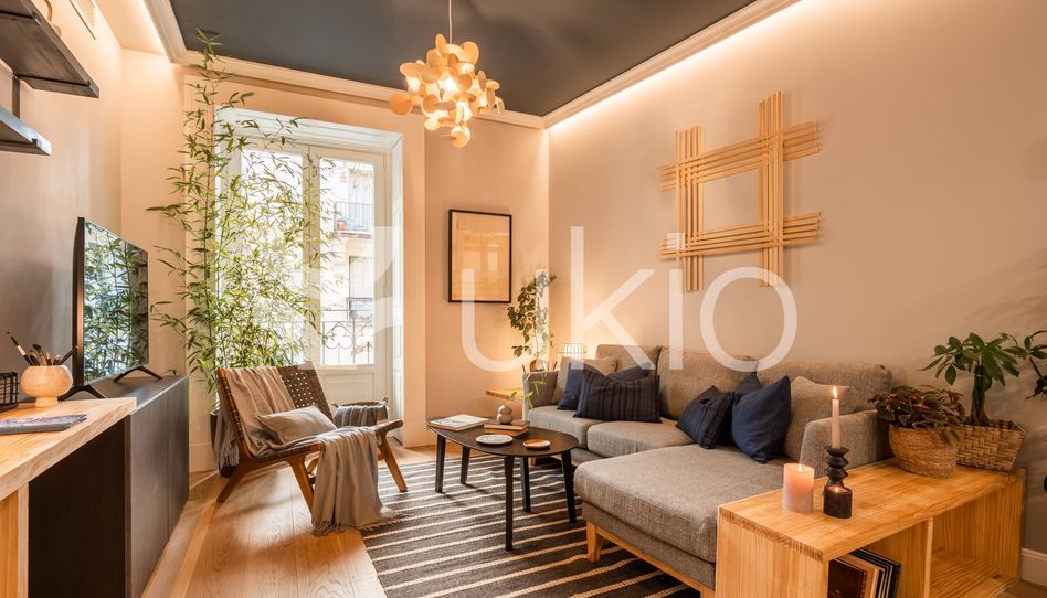 Apartamento de alquiler en Calle de Santa Engracia, Almagro - Imagen 2