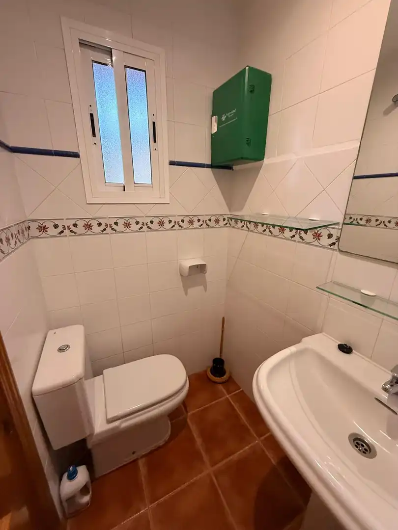 Bany de Casa o xalet en venda en Algeciras amb Balcó i Piscina comunitària