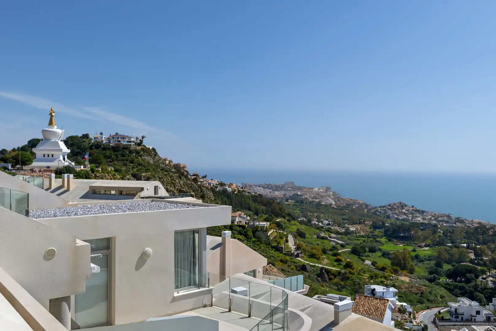 Vista exterior de Àtic en venda en Benalmádena amb Aire condicionat, Terrassa i Piscina