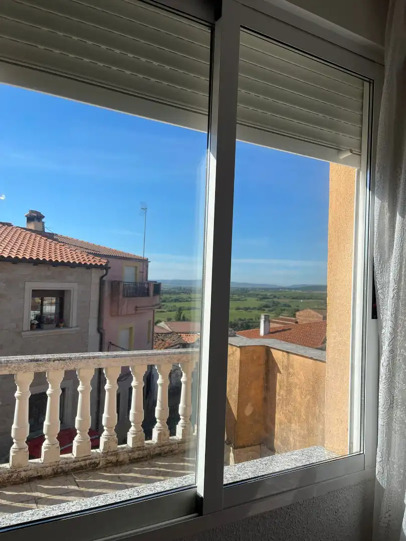 Vista exterior de Casa o chalet en venta en Valdeobispo con Terraza, Trastero y Amueblado