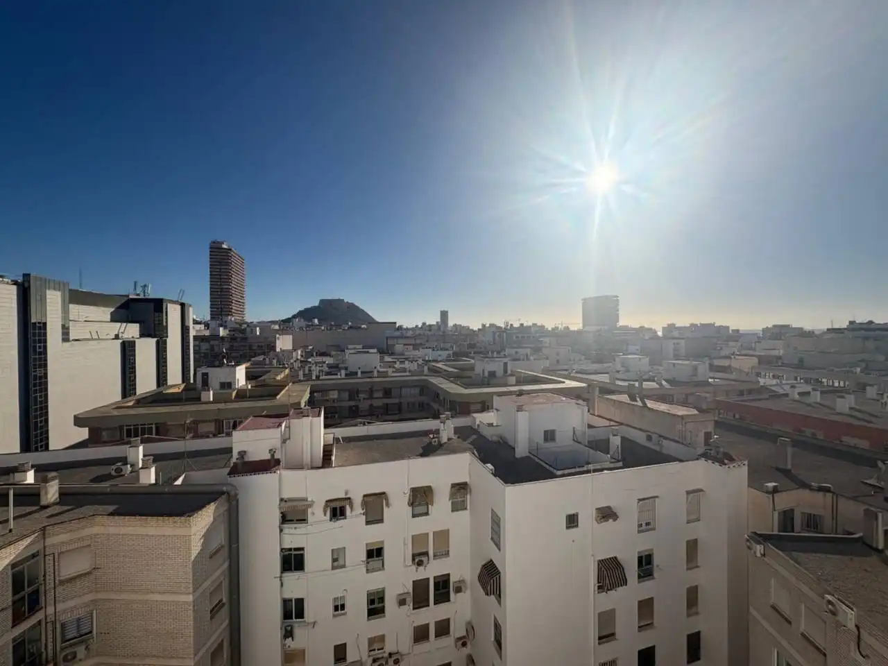 Vista exterior de Piso en venta en Alicante / Alacant con Aire acondicionado, Calefacción y Amueblado