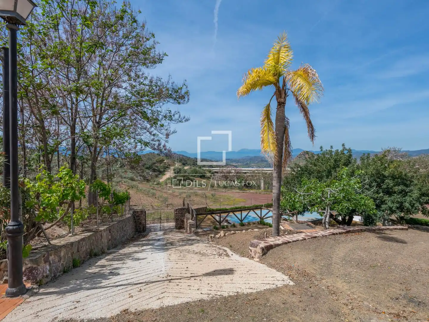 Finca rústica en venda en Málaga amb Jardí privat, Terrassa i Traster