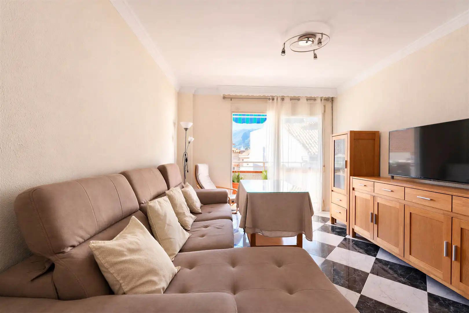 Flat with terrace for sale in Plaza General Anaya 2, imagen 2