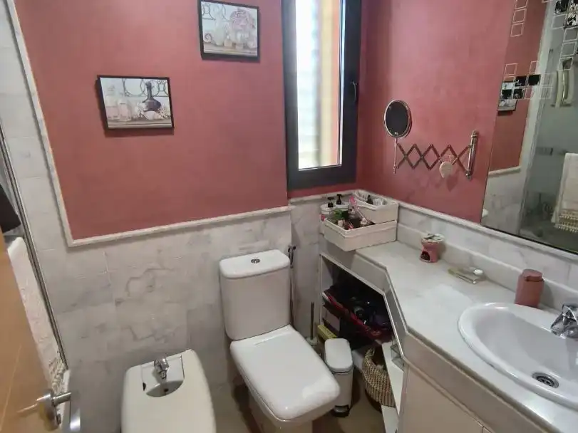 Bany de Pis en venda en  Huelva Capital amb Aire condicionat, Piscina i Balcó