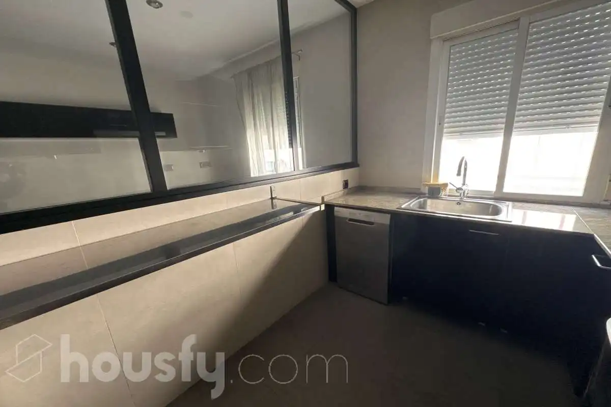 Kitchen of Flat for rent in Madrid  with Air Conditioner, Heating and Parquet flooring
