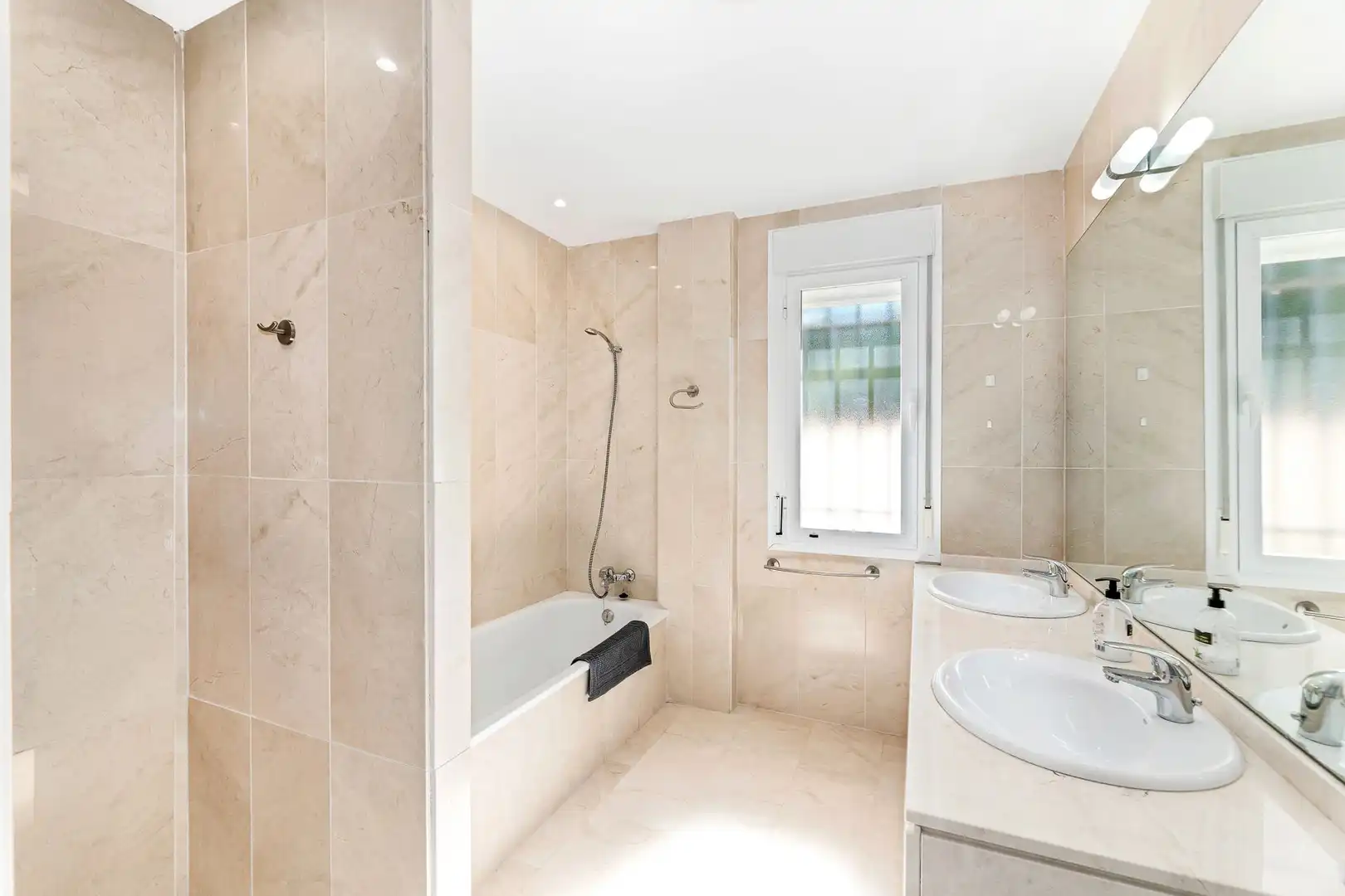Casa con piscina en venta en Riviera del Sol, imagen 18