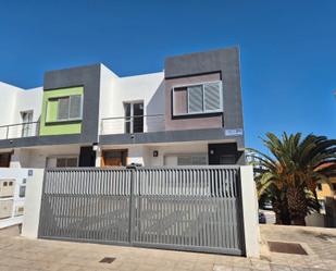 Exterior view of Single-family semi-detached to rent in  Santa Cruz de Tenerife Capital  with Terrace, Furnished and Oven