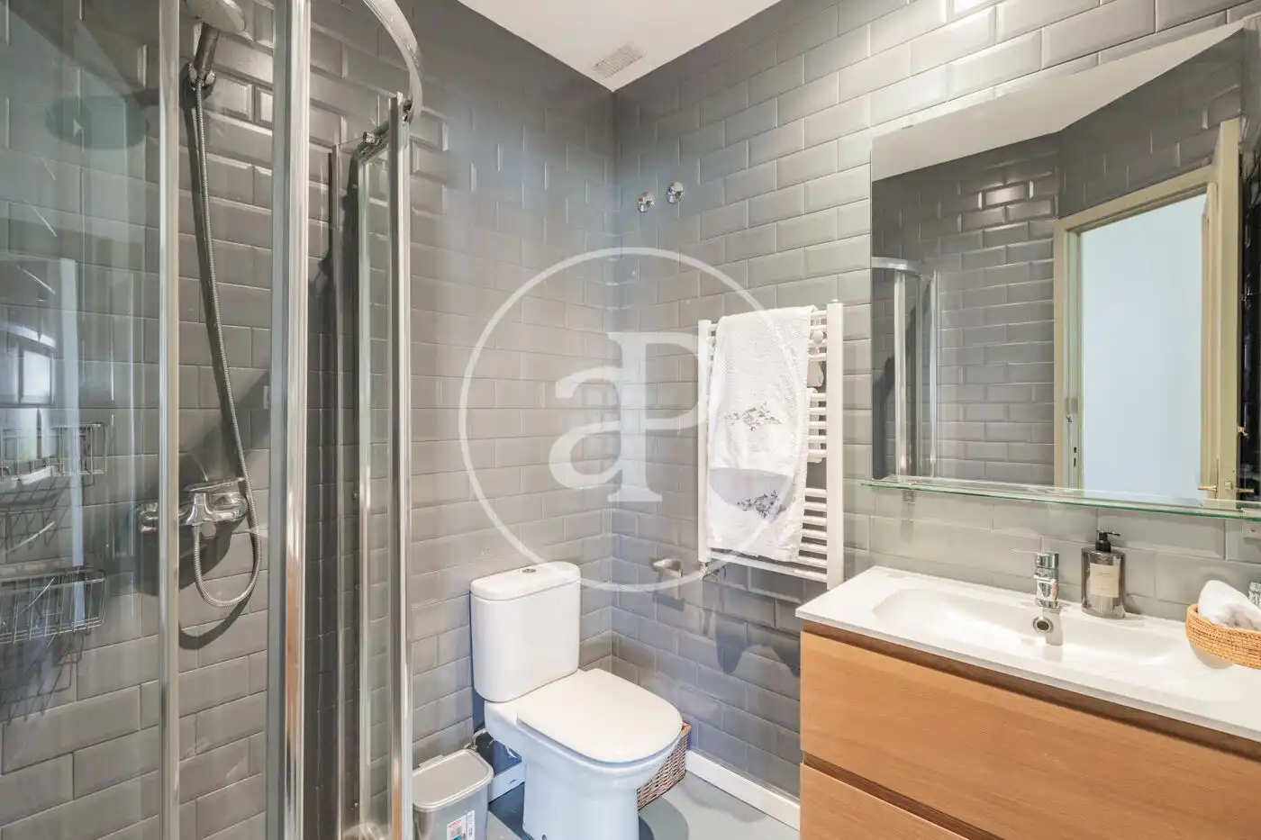 Flat for rent in C. de Moreto, Jerónimos