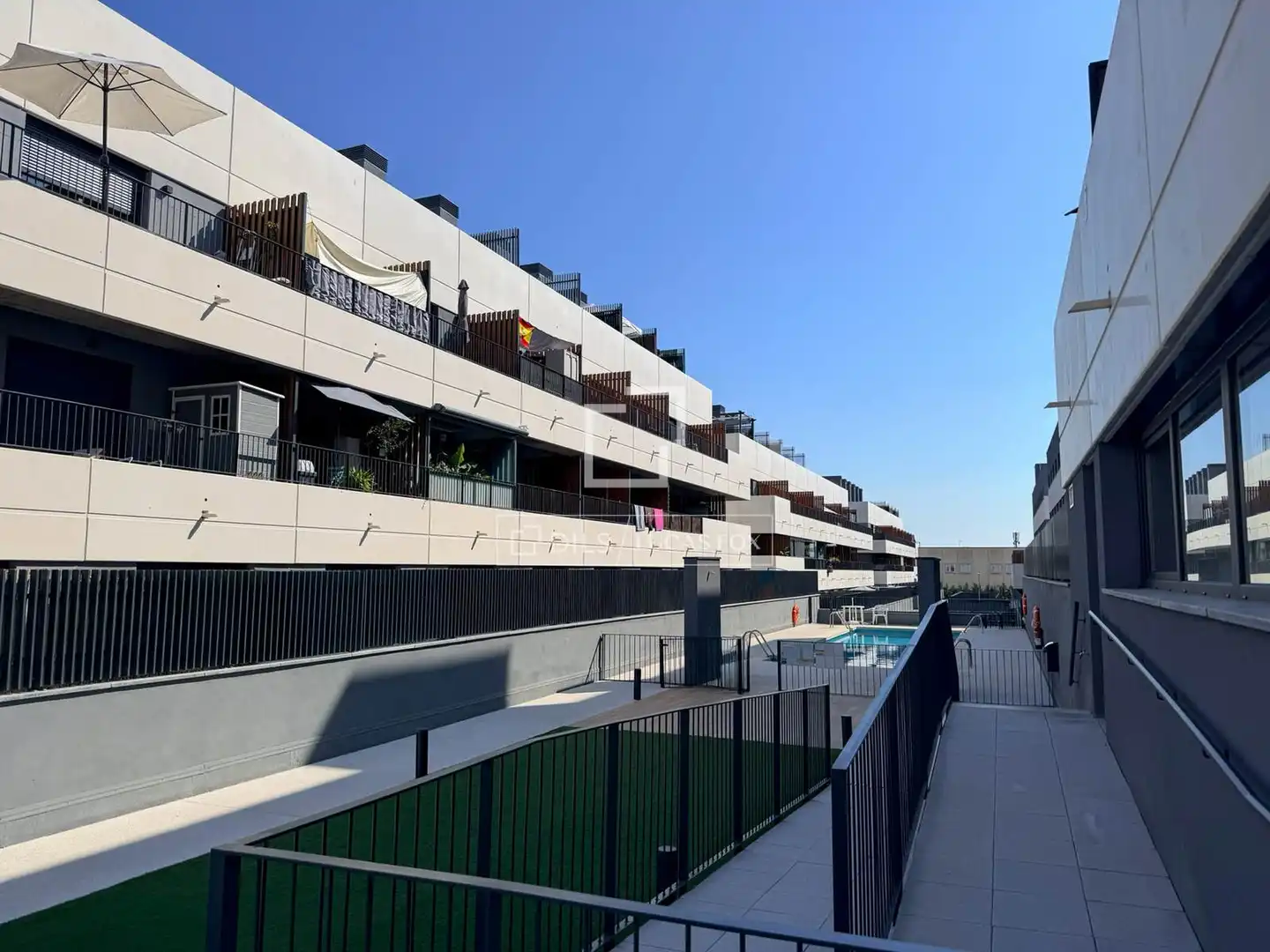 Außenansicht von Wohnung zur Miete in San Sebastián de los Reyes mit Klimaanlage, Heizung und Schwimmbad