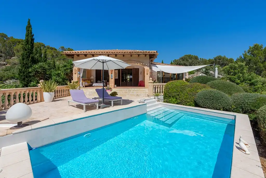Casa rústica con piscina en venta en Andratx pueblo