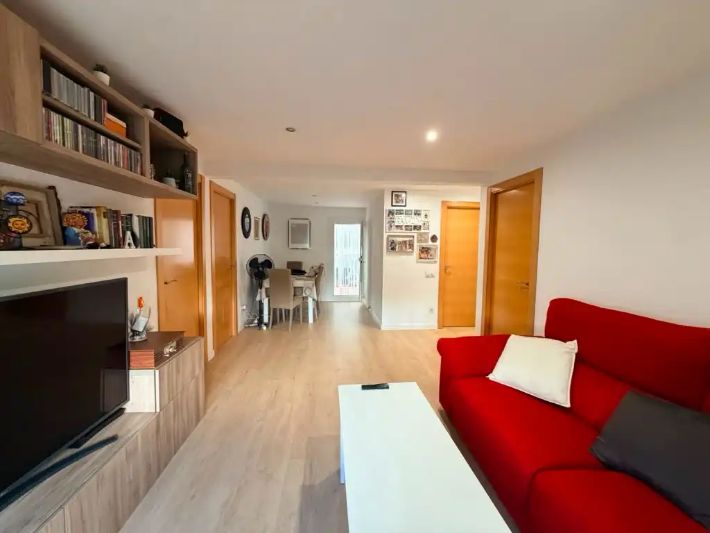 Living room of Flat for sale in Ripollet  with Parquet flooring and Terrace