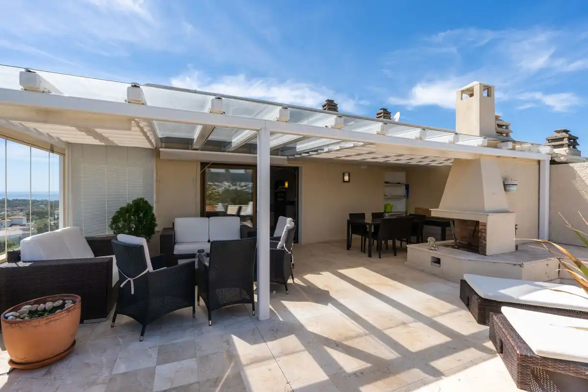 Terrasse von Dachboden zum Verkauf in Marbella mit Klimaanlage, Möbliert und Internet