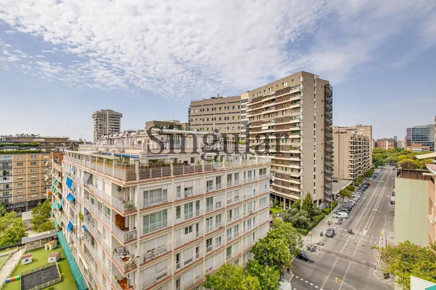 Vista exterior de Ático en venta en Barcelona con Calefacción, Parquet y Terraza