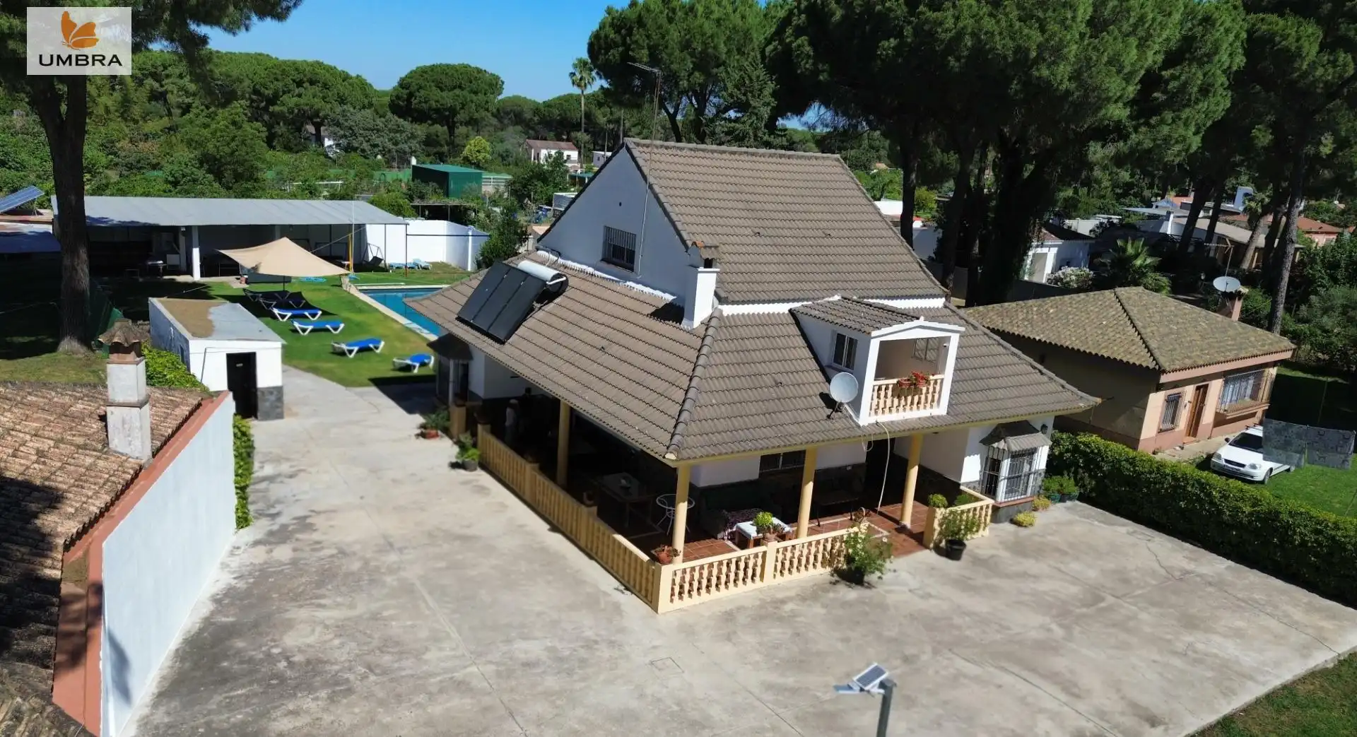 Vista exterior de Finca rústica en venda en Jerez de la Frontera amb Aire condicionat, Jardí privat i Terrassa