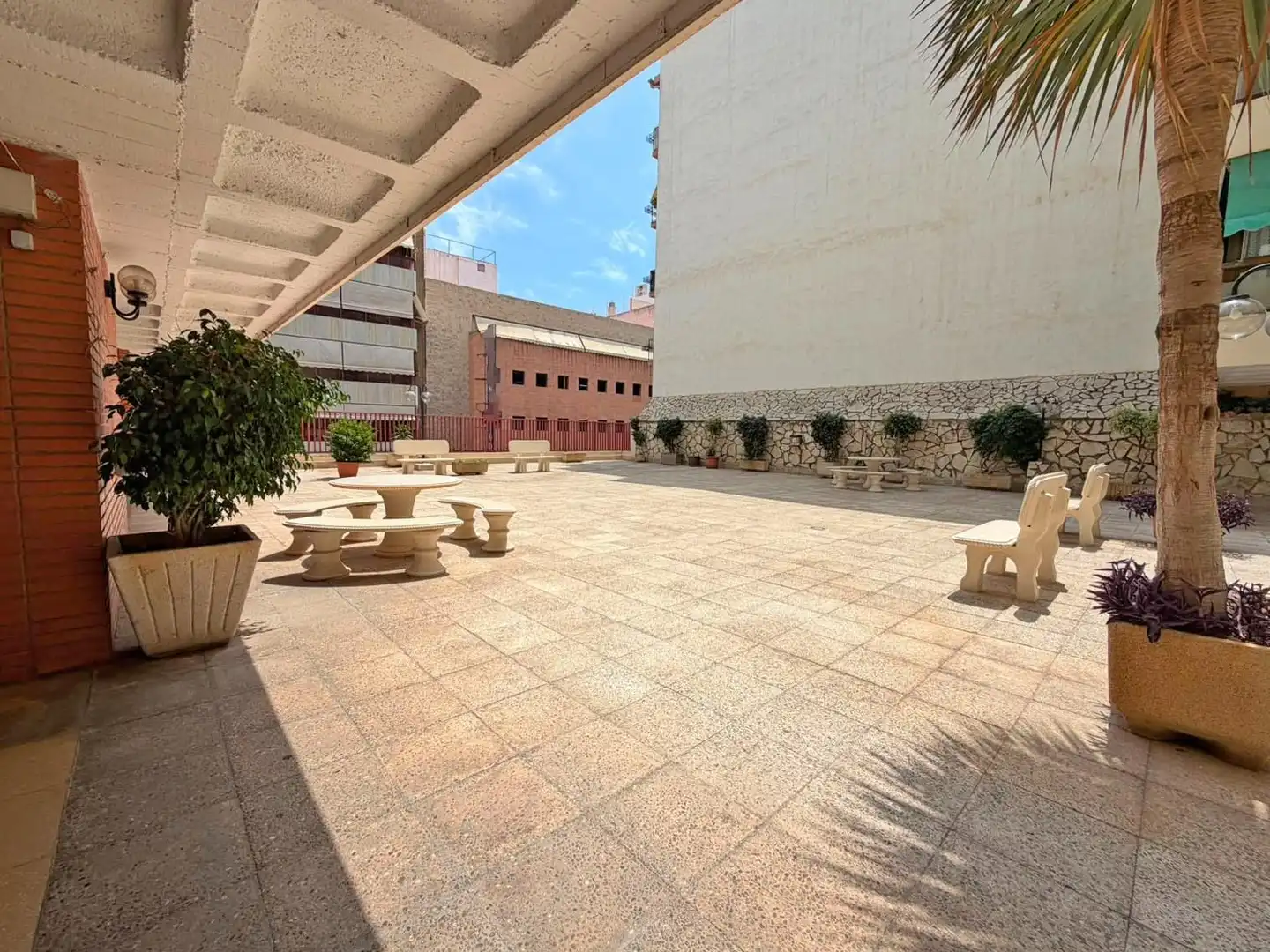 Terrasse von Wohnung zum Verkauf in Alicante / Alacant mit Klimaanlage, Terrasse und Abstellraum