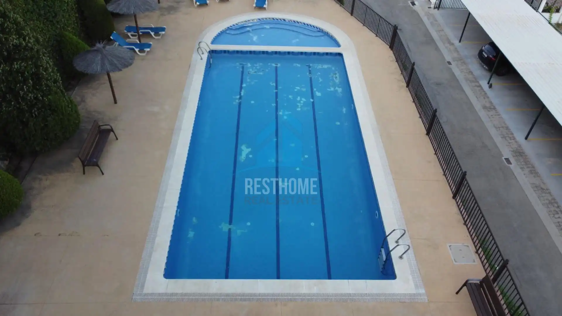 Swimming pool of Houses for sale in Cullera  with Air Conditioner, Terrace and Jacuzzi