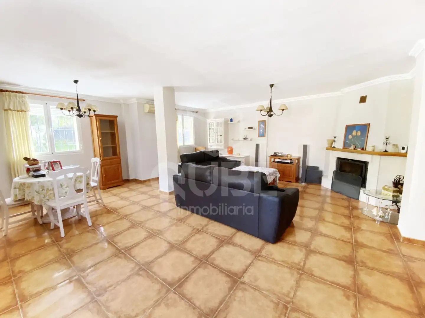 Sala d'estar de Casa adosada en venda en Alhaurín de la Torre amb Aire condicionat, Terrassa i Traster
