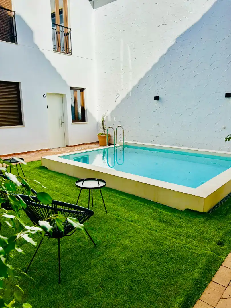 Piscina de Apartament en venda en Córdoba amb Aire condicionat, Jardí privat i Moblat