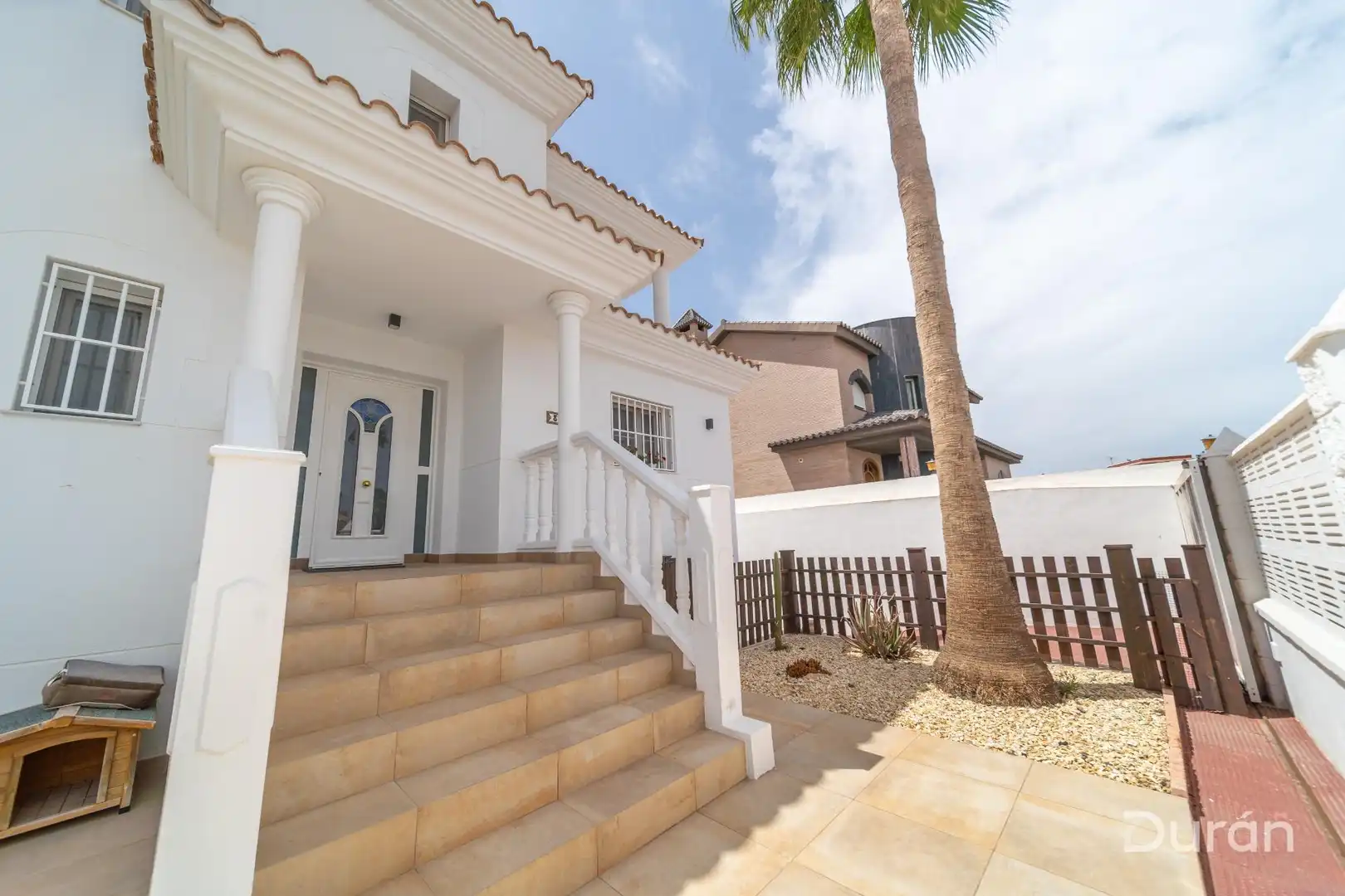 Vista exterior de Casa o chalet en venta en El Ejido con Aire acondicionado, Jardín privado y Terraza