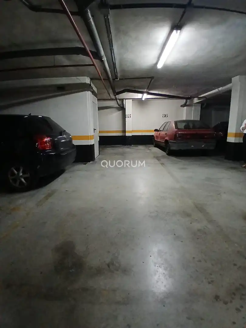 Parking de Ático en venta en Barakaldo  con Calefacción, Terraza y Trastero