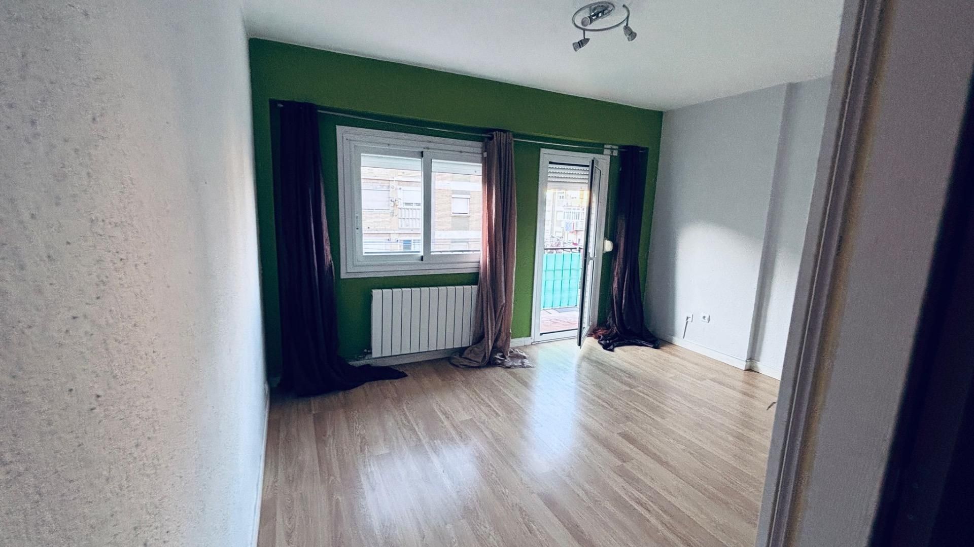 Bedroom of Flat for sale in  Zaragoza Capital  with Heating