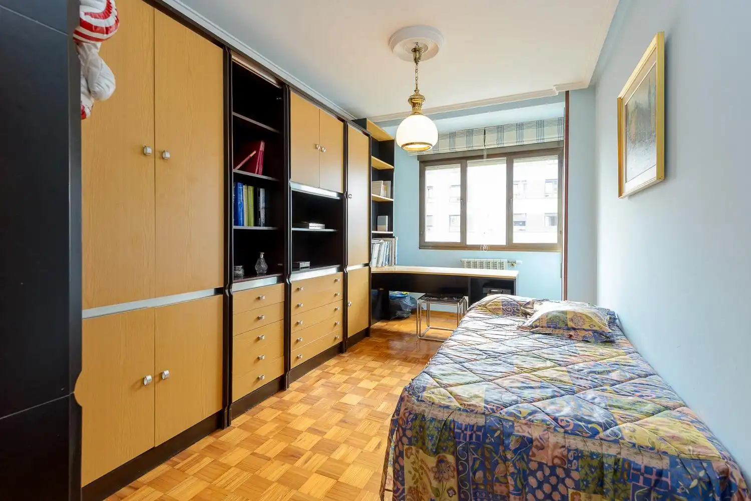 Habitación de Piso en venta en Oviedo  con Calefacción, Amueblado y Balcón