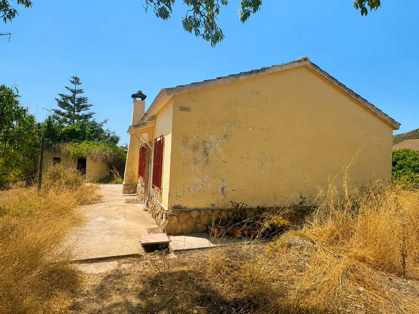 House with pool for sale in Carrer Italia 133