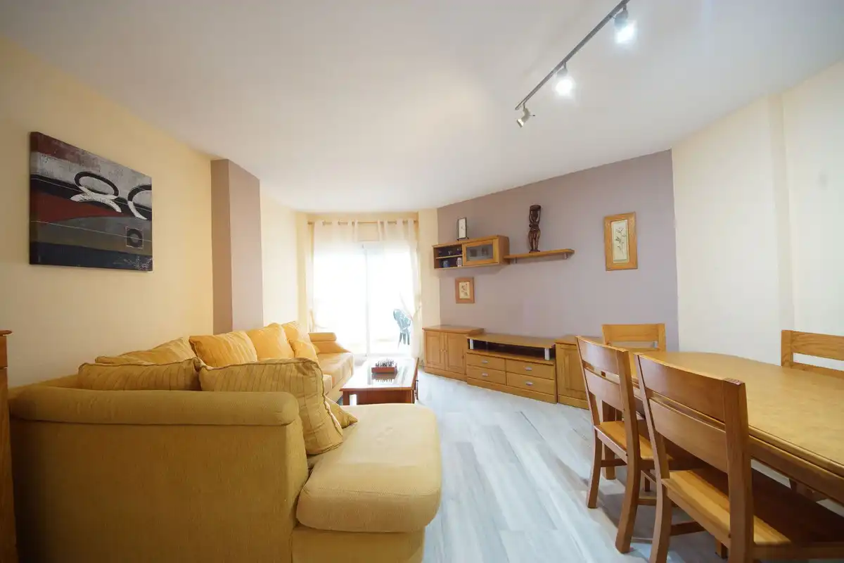 Sala d'estar de Pis en venda en Marbella amb Terrassa i Piscina