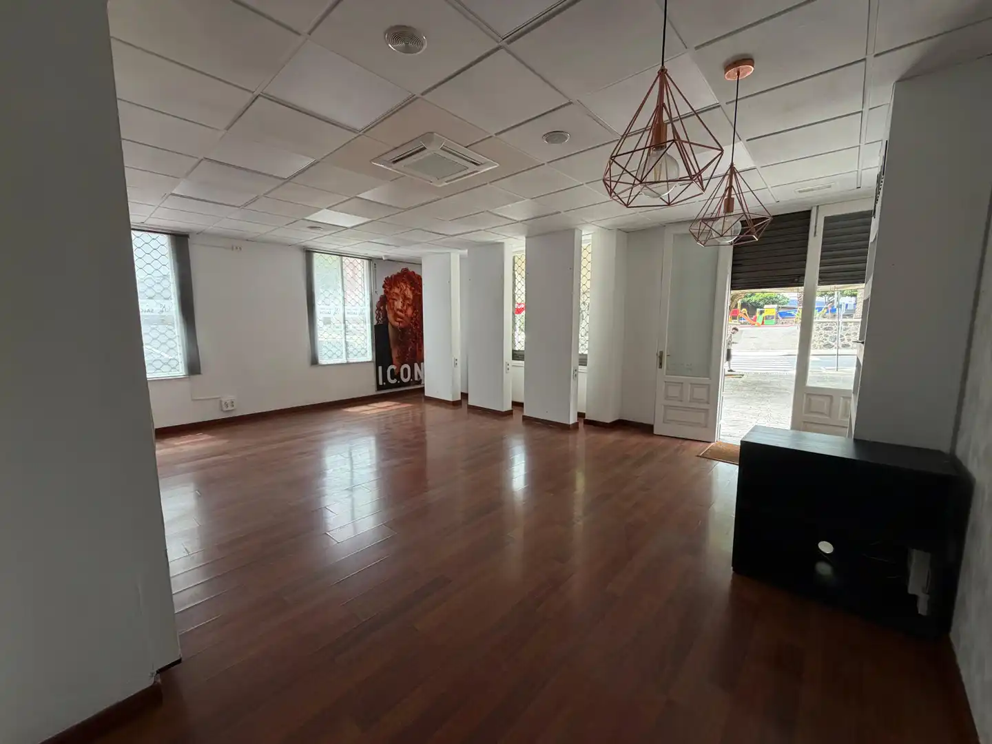 Local de alquiler en San Cristóbal de la Laguna con Aire acondicionado, Parquet y Alarma