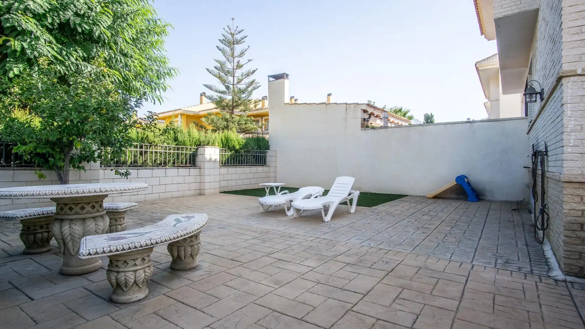 Terraza de Casa adosada en venta en Petrer, Alicante