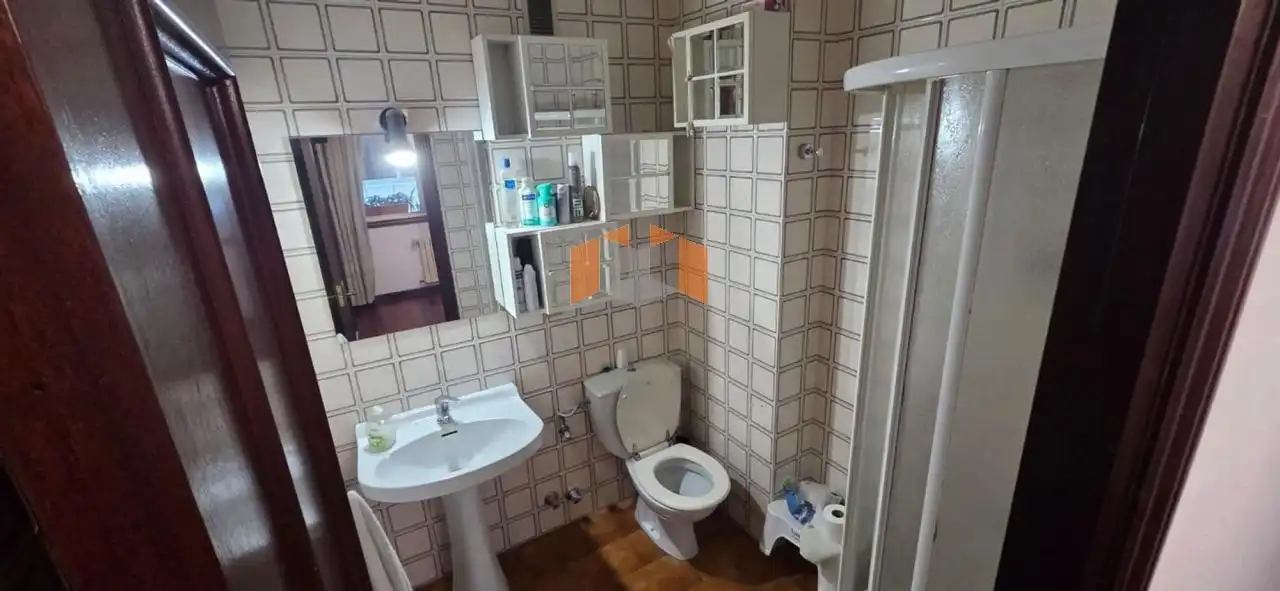 Baño de Piso en venta en Vigo  con Calefacción, Parquet y Terraza