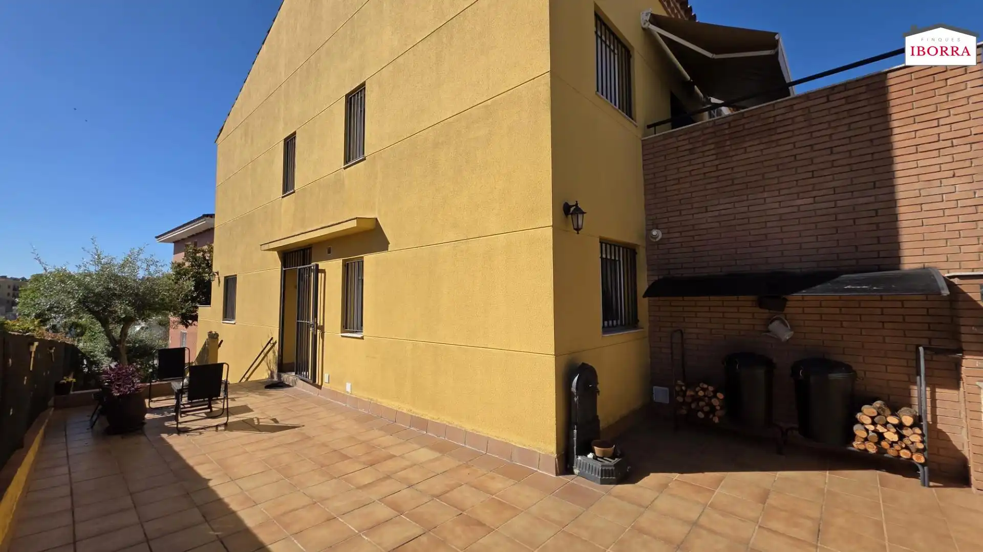 Vista exterior de Casa adosada en venta en Tordera con Calefacción, Jardín privado y Terraza