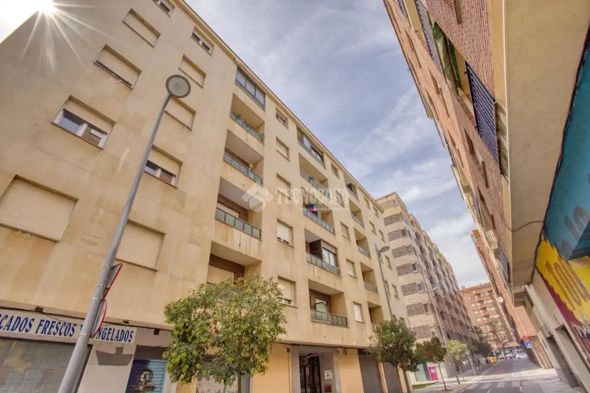 Außenansicht von Wohnung zum Verkauf in Salamanca mit Heizung, Abstellraum und Möbliert