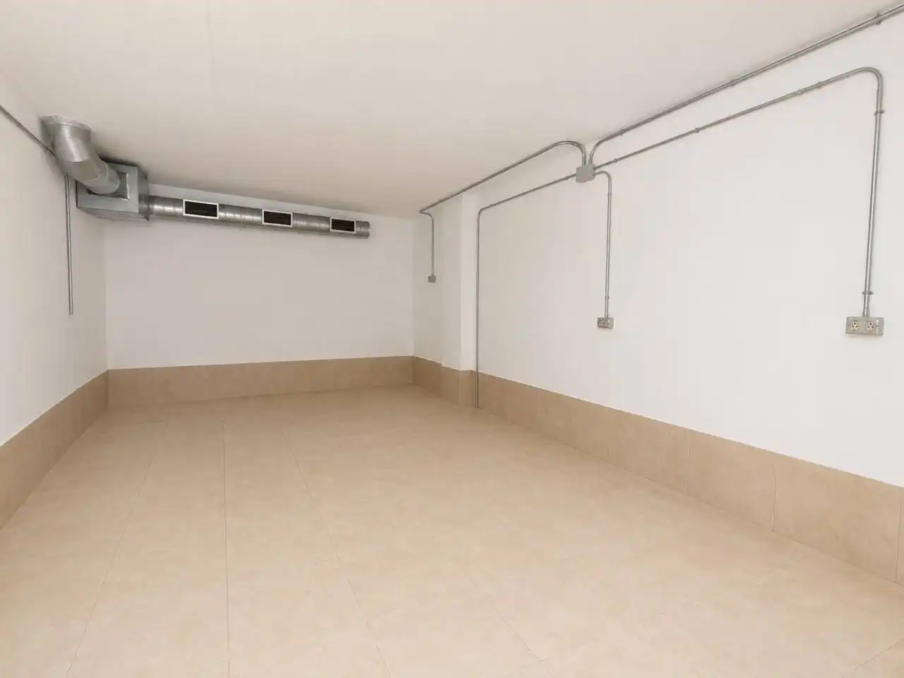 Geschaftsraum zum Verkauf in Badalona