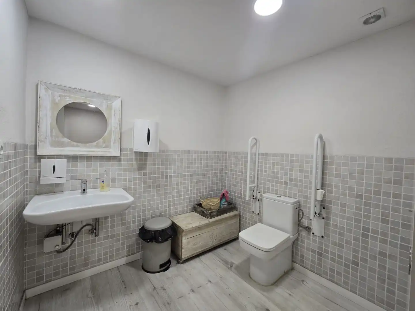 Business premises to rent in Eixample Nord, imagen 25