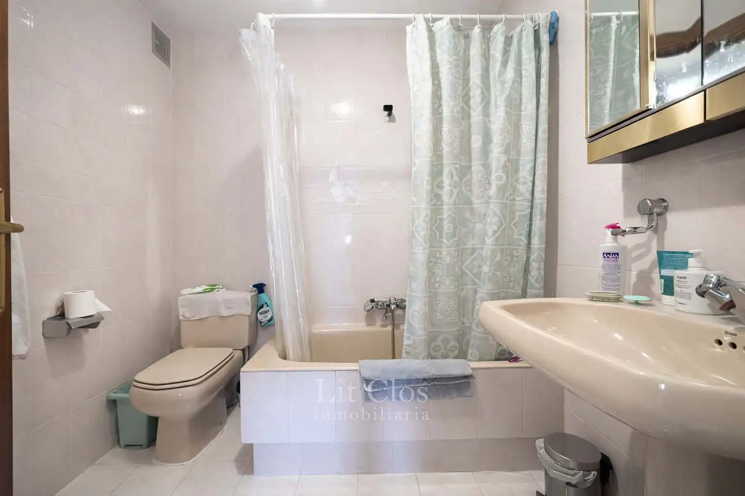 Bathroom of Flat for sale in O Barco de Valdeorras    with Heating, Terrace and Storage room