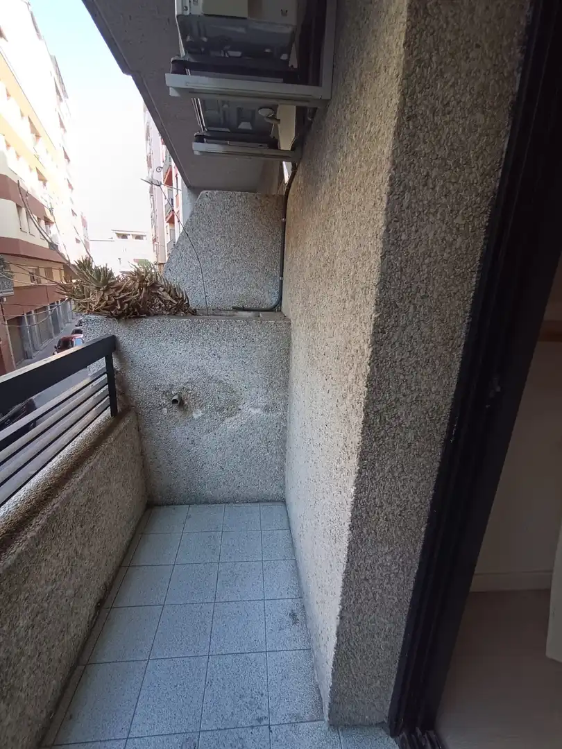 Terrassa de Pis de lloguer en Girona amb Calefacció, Moblat i Balcó
