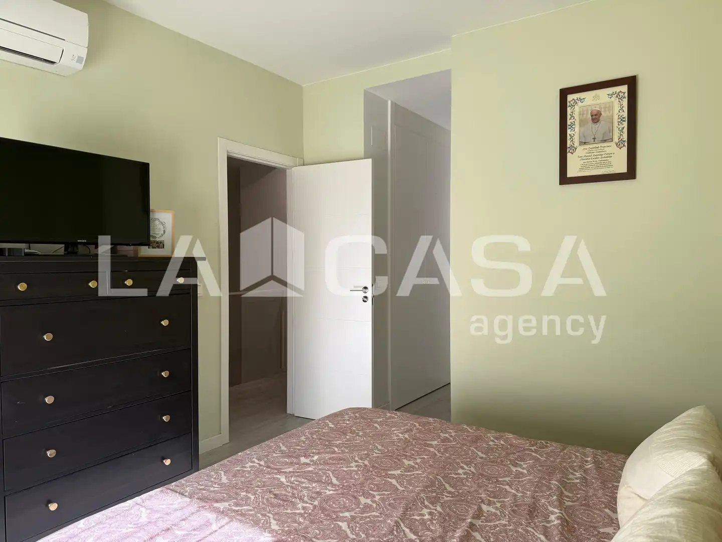 Casa adosada en venta en Dos Hermanas con Aire acondicionado y Piscina
