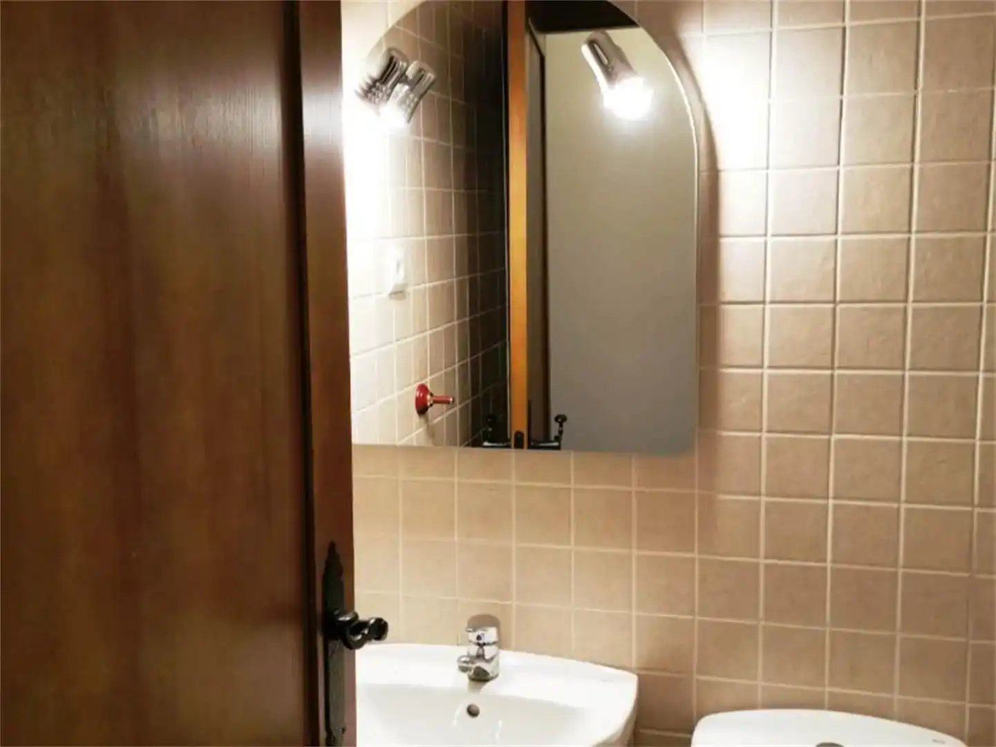 Baño de Piso en venta en Cornudella de Montsant con Amueblado