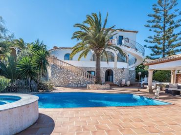 Detached house with pool for sale in Portichol - Balcón al Mar