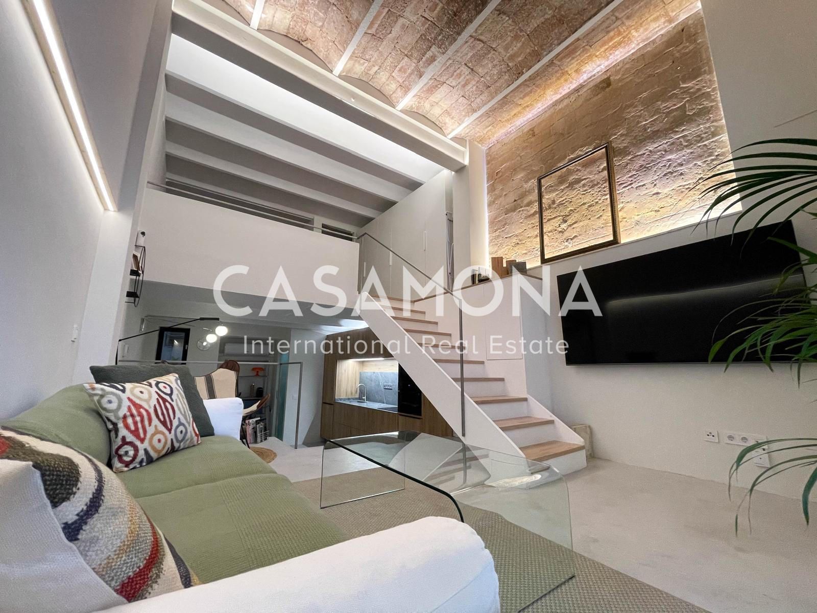 Duplex to rent in  Barcelona Capital  with Air Conditioner, Heating and Furnished
